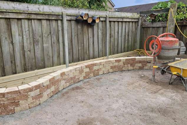 flagstone leggen terras yellow brasil  eindhoven tuinmuurtje pilestone 2