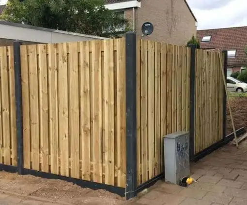 images/0000nieuws/eindhoven-schutting-plaatsen/haag-verwijderen-boom-kappen-schutting-plaatsen-eindhoven-stronk-rooien-helmond-3-510x424-49c