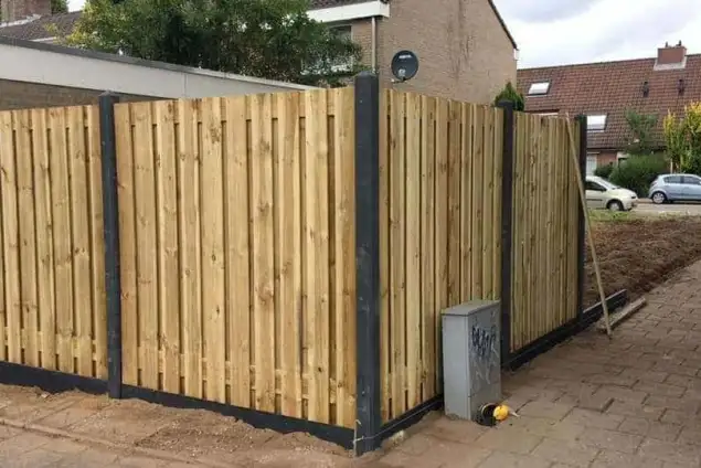 images/0000nieuws/eindhoven-schutting-plaatsen/haag-verwijderen-boom-kappen-schutting-plaatsen-eindhoven-stronk-rooien-helmond-3-635x424-848