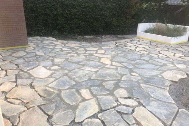 Flagstone zetwerk plaatsen van flagstone in Eerbeek vlakbij Apeldoorn