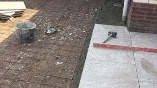 Hoe Keramische tegels leggen 