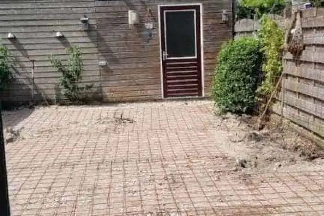 images/001-tuinaanleg-ettenleur/flagstonevloer/2-ondergrond-maken-flagstone-vloer-635x424-cee