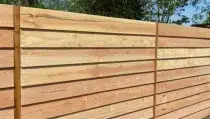 images/001-tuinaanleg-ettenleur/zweeds--potdeksel-planken-schutting/zweeds-rabat-schutting-Breda-210x119-018