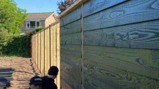 douglas zweeds rabat potdeksel schutting  2 x zwart gespoten