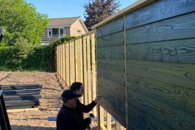 douglas zweeds rabat potdeksel schutting  2 x zwart gespoten