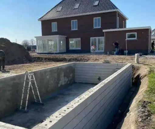 images/001-tuinaanleg-ettenleur/zwemvijver/metselen-zwemvijver-zwembad-nieuwe-warande-berkelnschot-510x424-fac