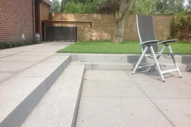 images/valderen/Verdiept terras met traptredes aanleggen hovenier Vugth-635x424-86c